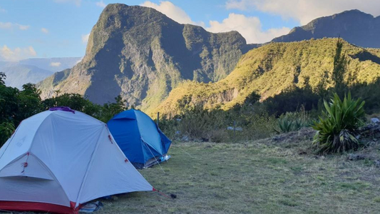 Guide du Matériel de Bivouac Essentiel pour Camper à La Réunion